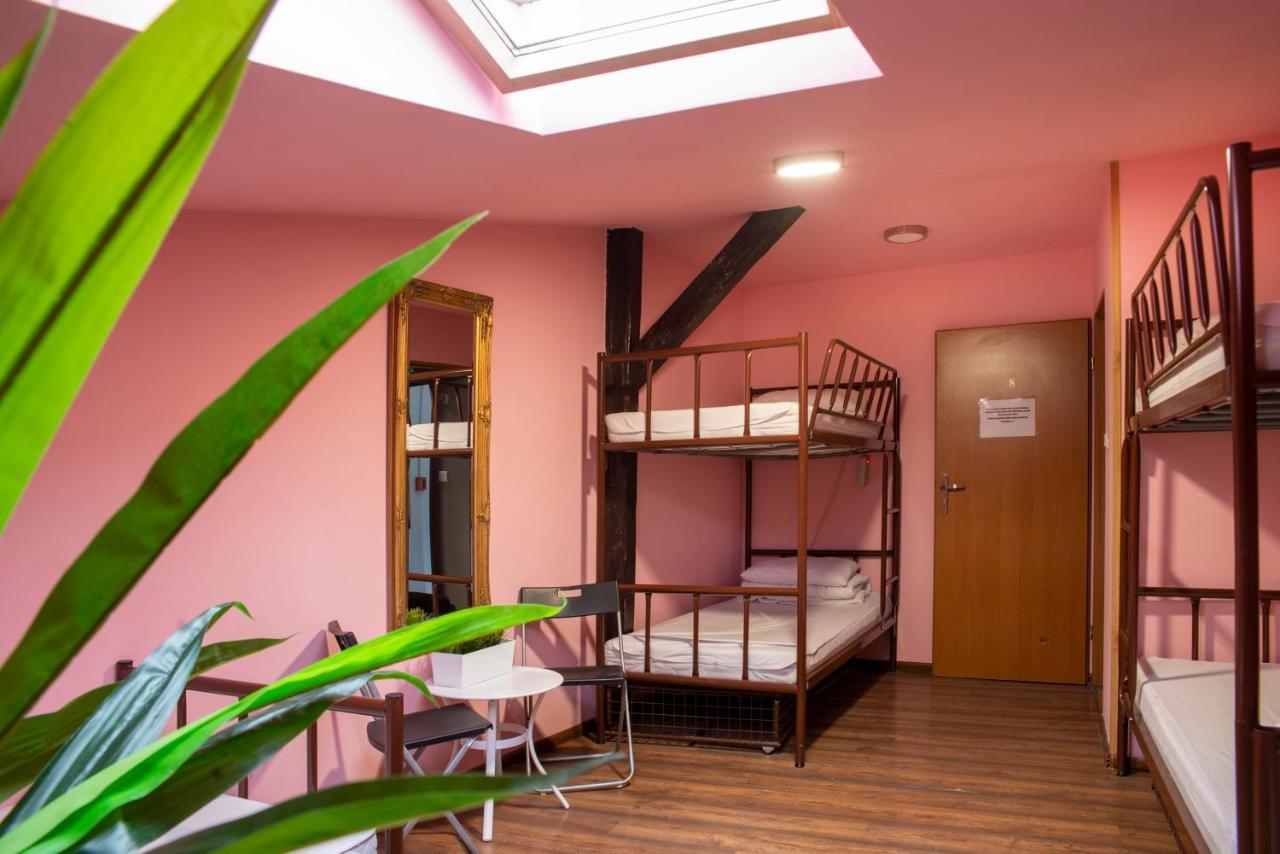 Let'S Rock Party Hostel! Age Limit From 18 Until 40! Krasków Exterior foto