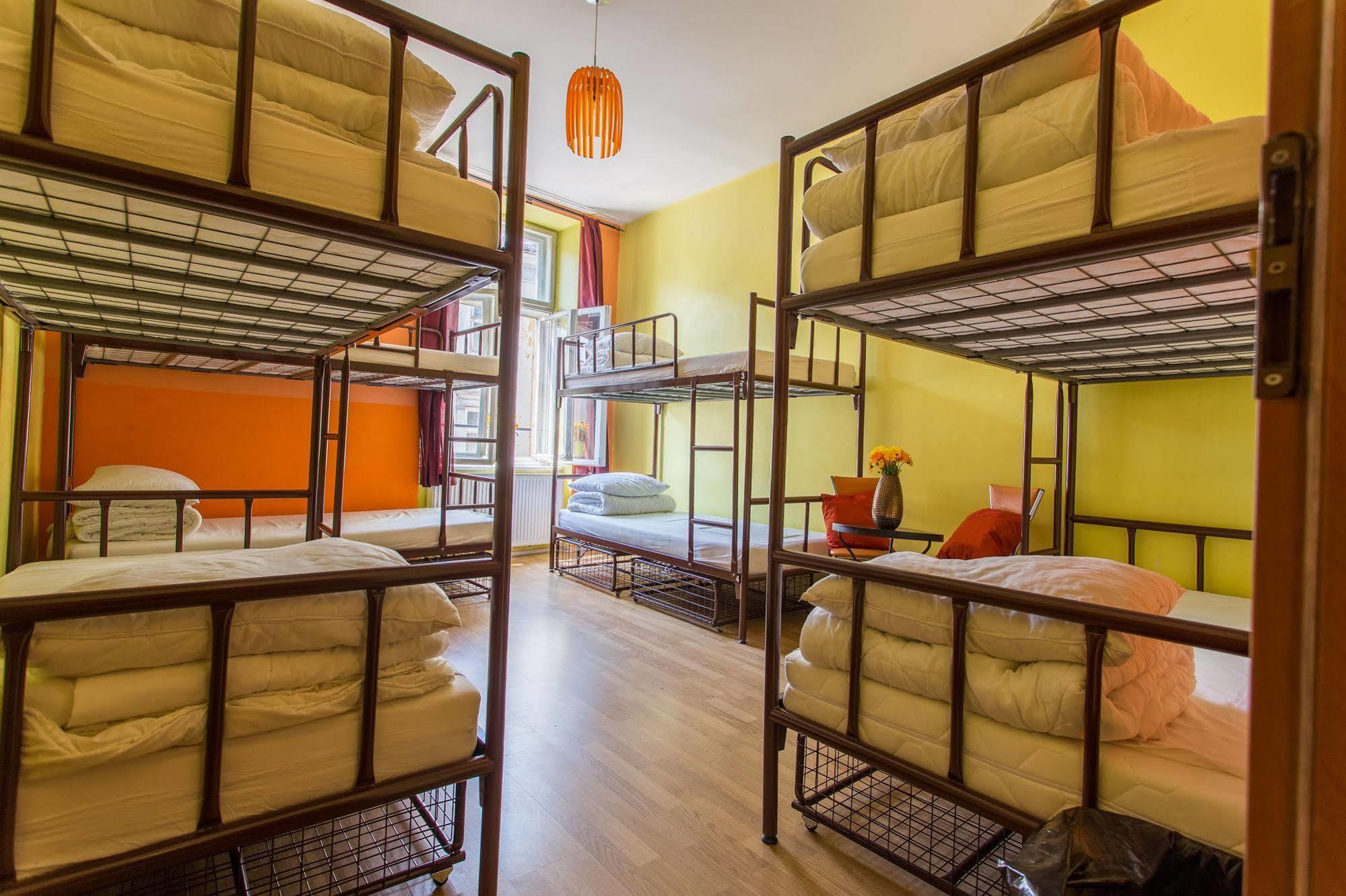 Let'S Rock Party Hostel! Age Limit From 18 Until 40! Krasków Exterior foto