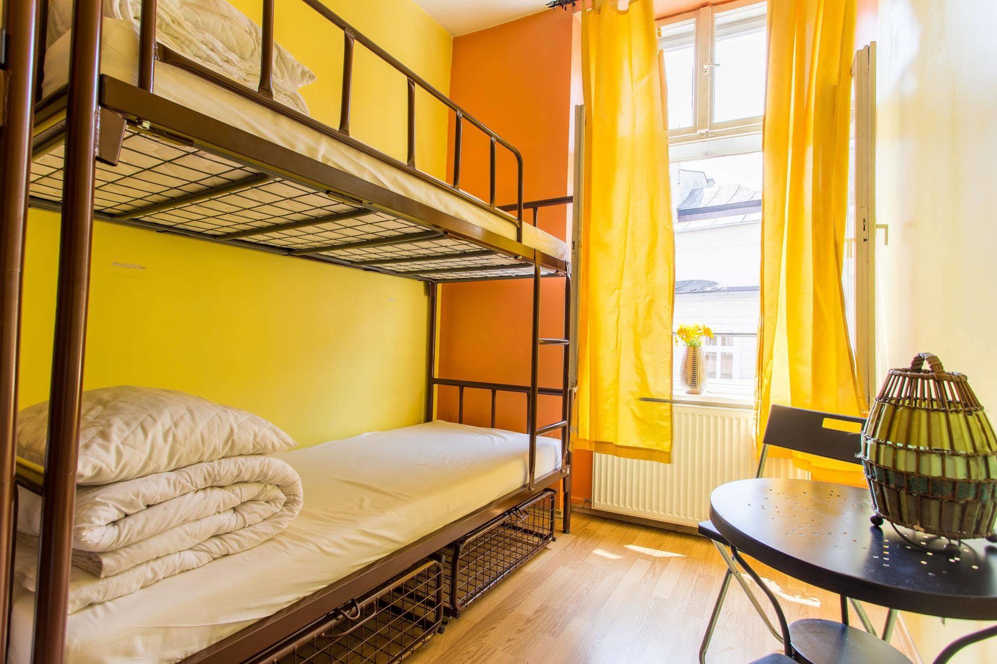 Let'S Rock Party Hostel! Age Limit From 18 Until 40! Krasków Exterior foto