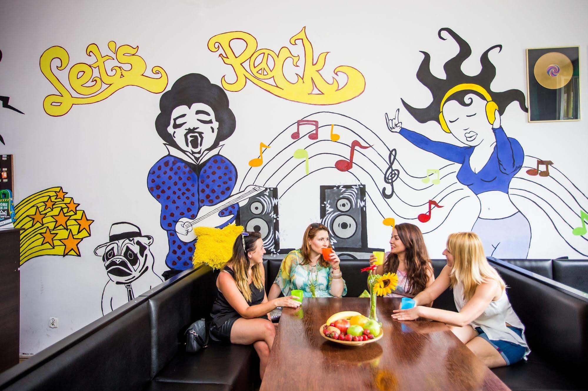 Let'S Rock Party Hostel! Age Limit From 18 Until 40! Krasków Exterior foto
